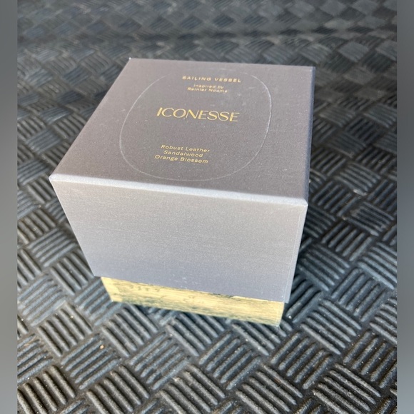 NIB - Iconesse Premium Scented Candle - Sailing Vessels - MSRP $70 - Picture 5 of 5